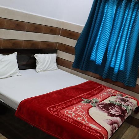K.D.Dham Near Prem Mandir1 Hotel วรินดาวัน ภายนอก รูปภาพ
