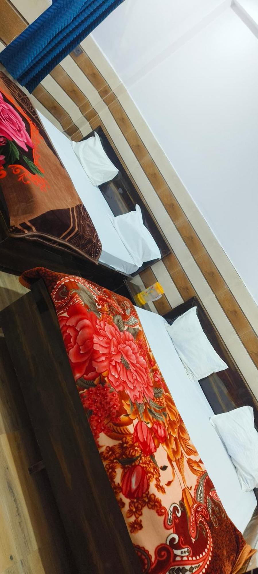K.D.Dham Near Prem Mandir1 Hotel วรินดาวัน ภายนอก รูปภาพ