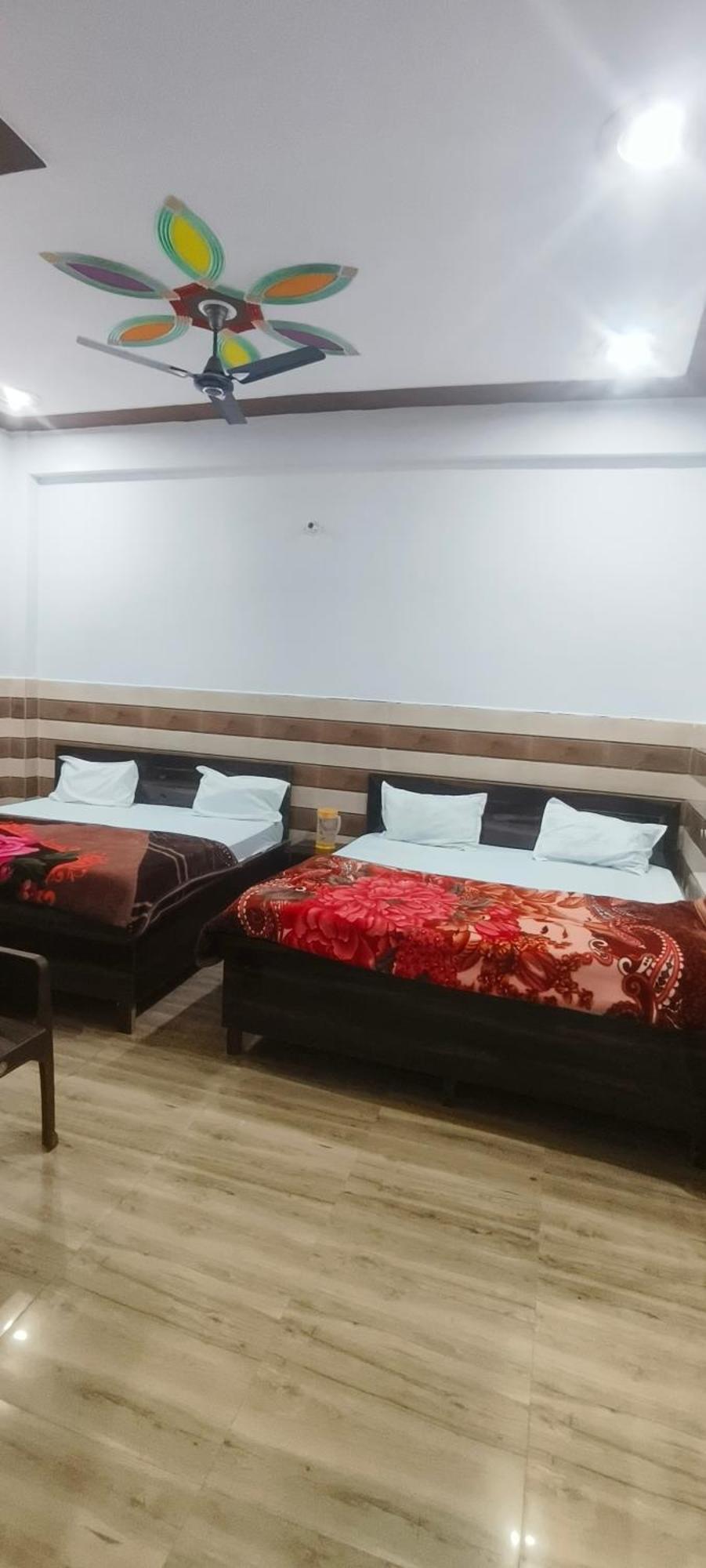 K.D.Dham Near Prem Mandir1 Hotel วรินดาวัน ภายนอก รูปภาพ