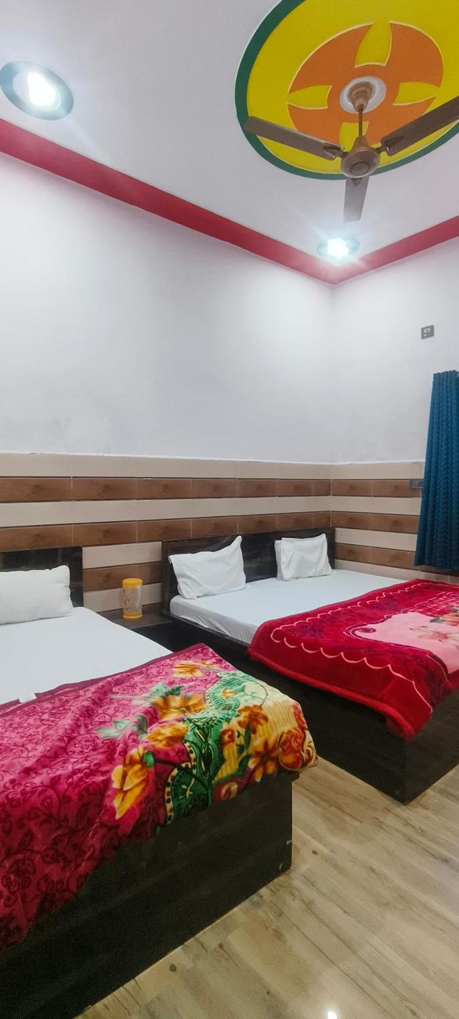 K.D.Dham Near Prem Mandir1 Hotel วรินดาวัน ภายนอก รูปภาพ