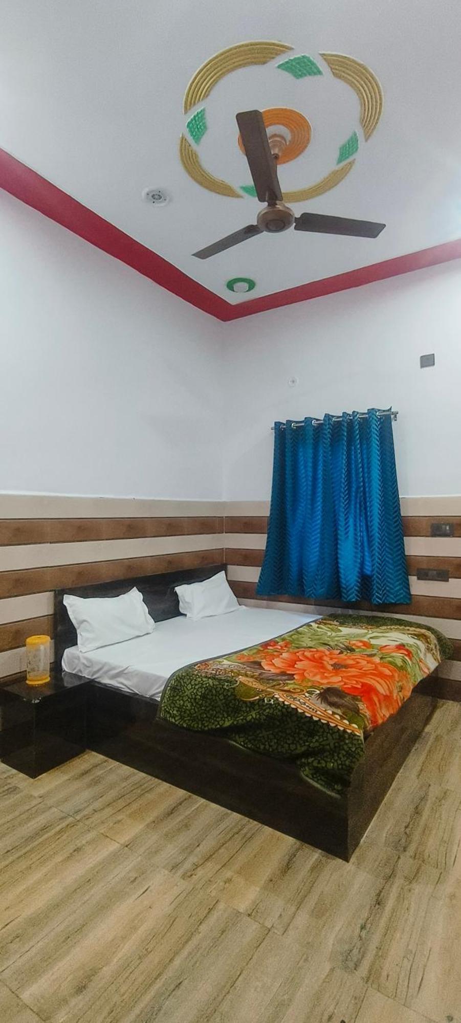 K.D.Dham Near Prem Mandir1 Hotel วรินดาวัน ภายนอก รูปภาพ