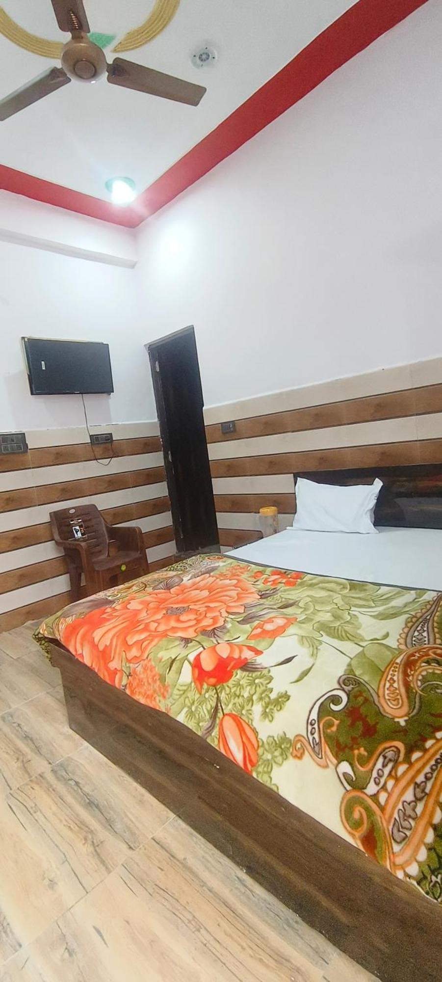 K.D.Dham Near Prem Mandir1 Hotel วรินดาวัน ภายนอก รูปภาพ