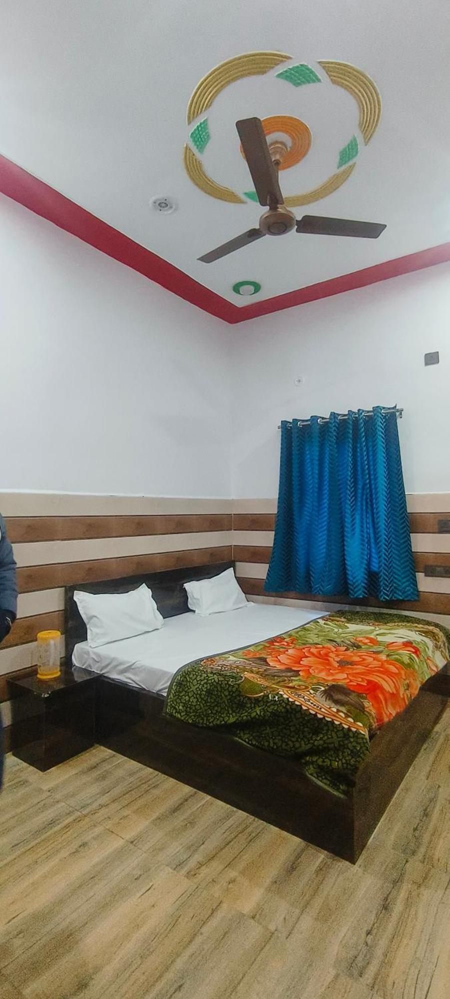 K.D.Dham Near Prem Mandir1 Hotel วรินดาวัน ภายนอก รูปภาพ