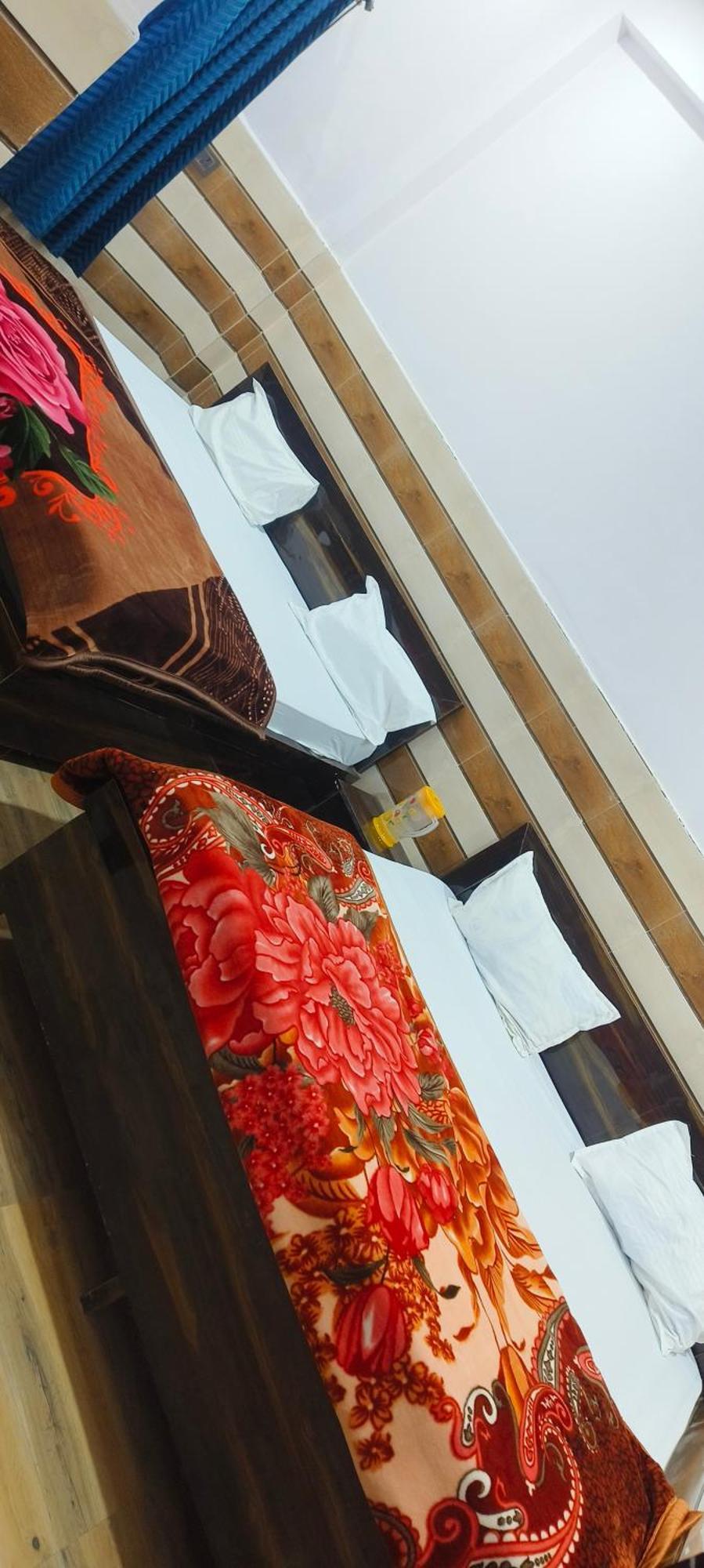 K.D.Dham Near Prem Mandir1 Hotel วรินดาวัน ภายนอก รูปภาพ