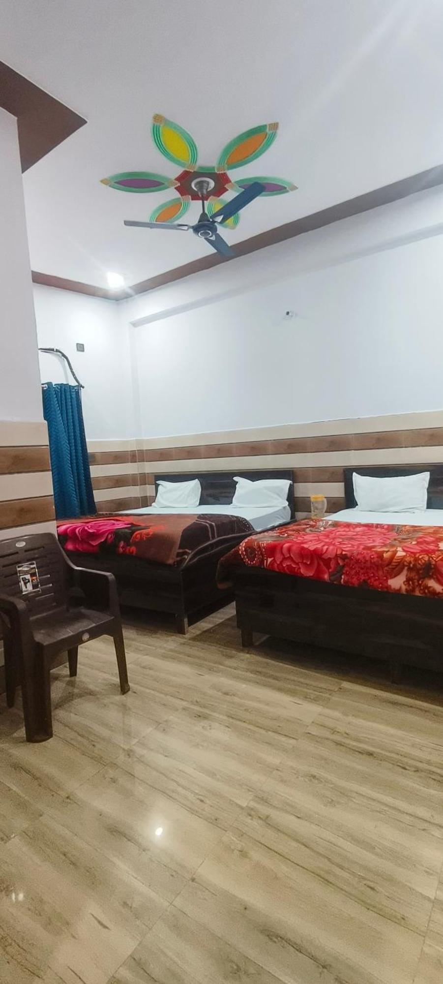 K.D.Dham Near Prem Mandir1 Hotel วรินดาวัน ภายนอก รูปภาพ